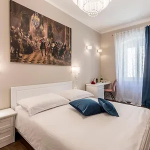 Theatre Of Dreams Bed and breakfast